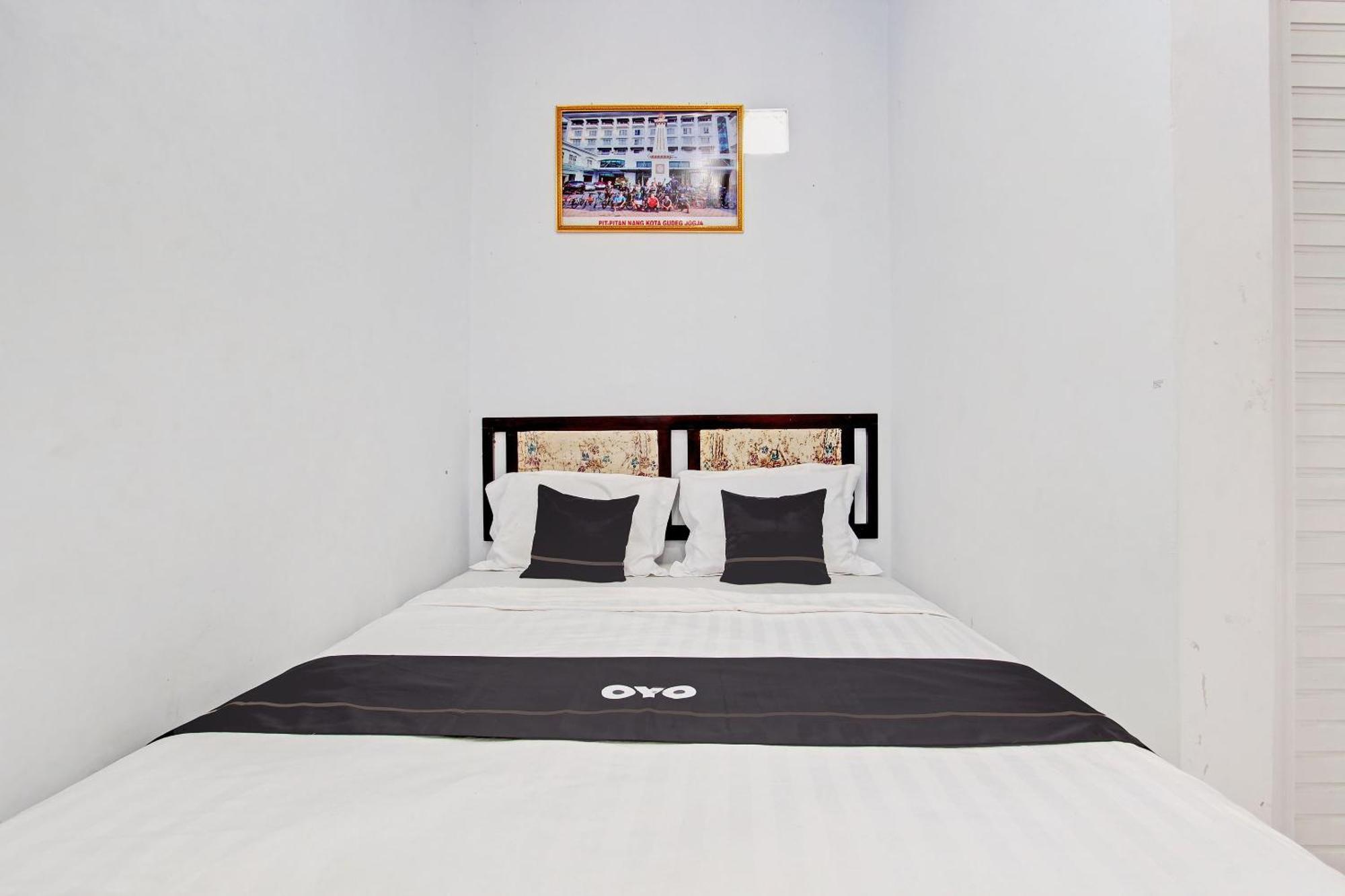 Capital O 92929 Hotel New Tirta Kencana Syariah Tegal (Central Java) Exterior foto