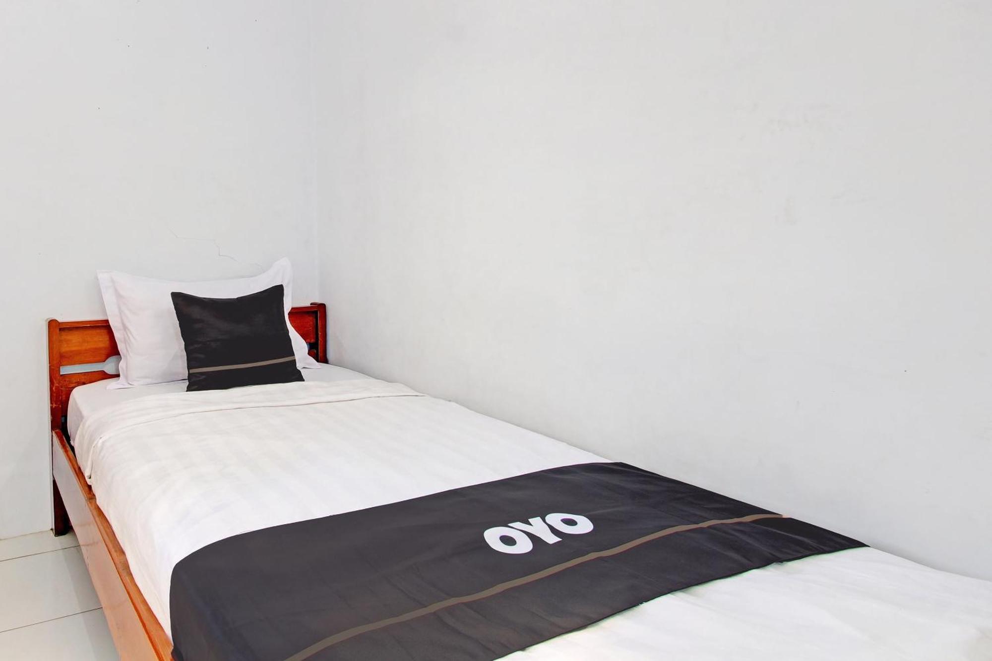 Capital O 92929 Hotel New Tirta Kencana Syariah Tegal (Central Java) Exterior foto